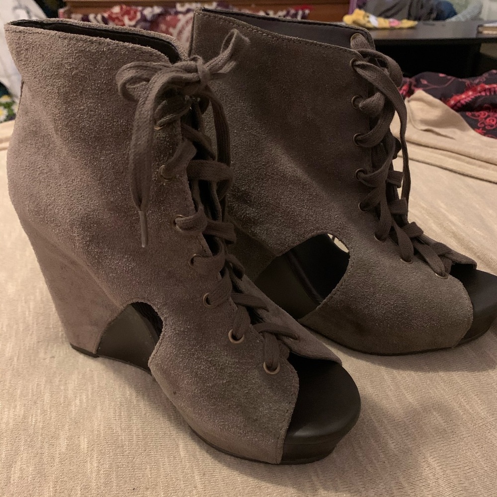 LUCKY BRAND🍀 Nellie WEDGE BOOTIE